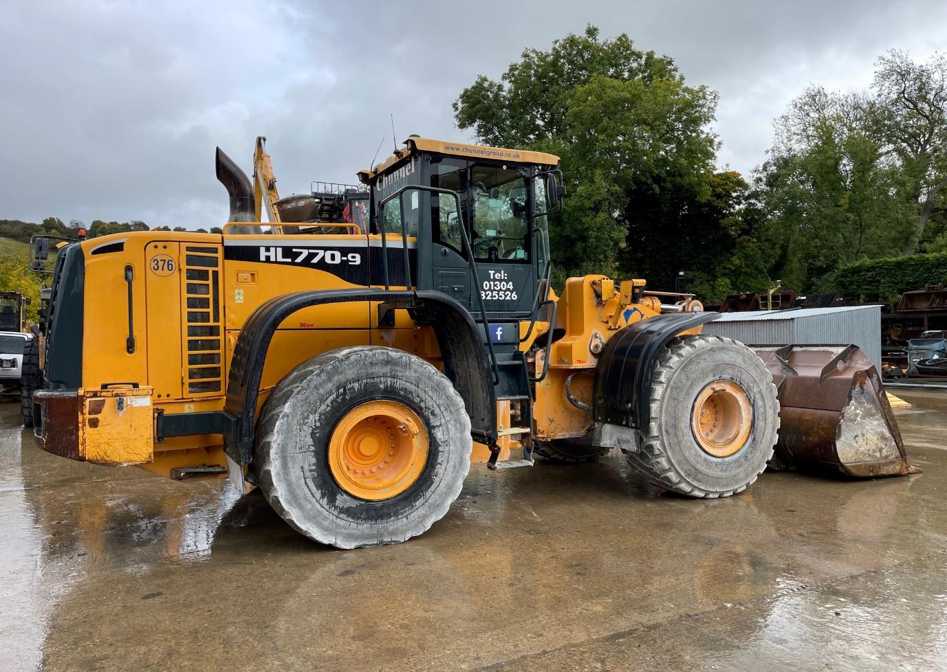 Hyundai 770-9 Loading Shovel